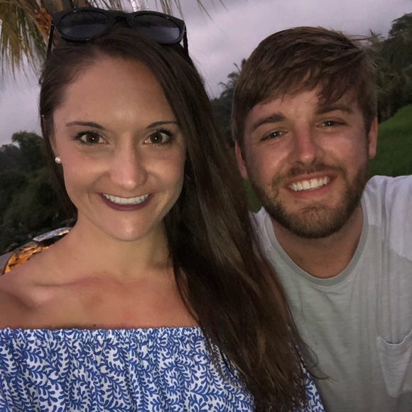 Meet your Posher, Kayla - Picture 3 of 3